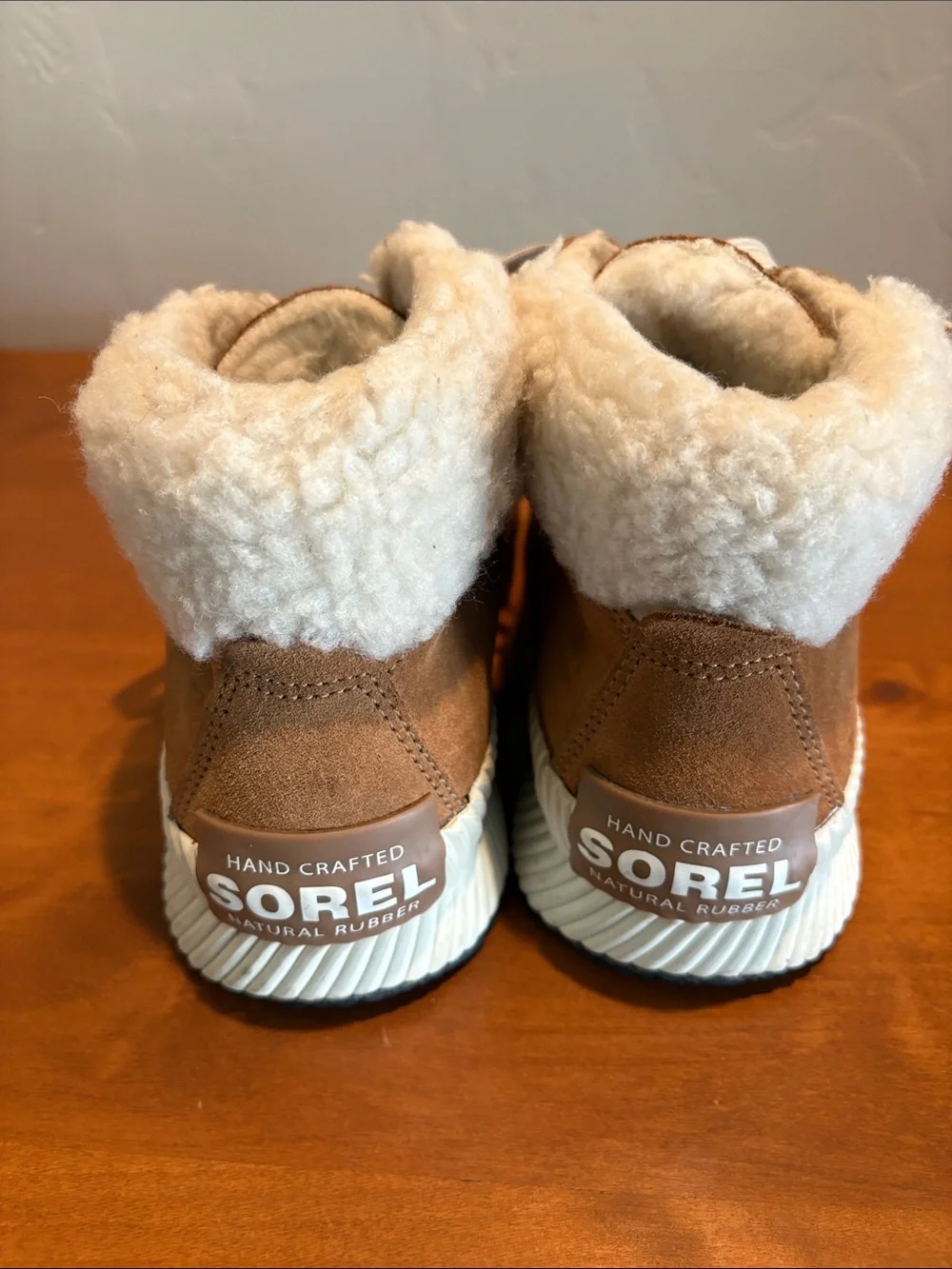 Sorel fur lined boots. Sz 8.5